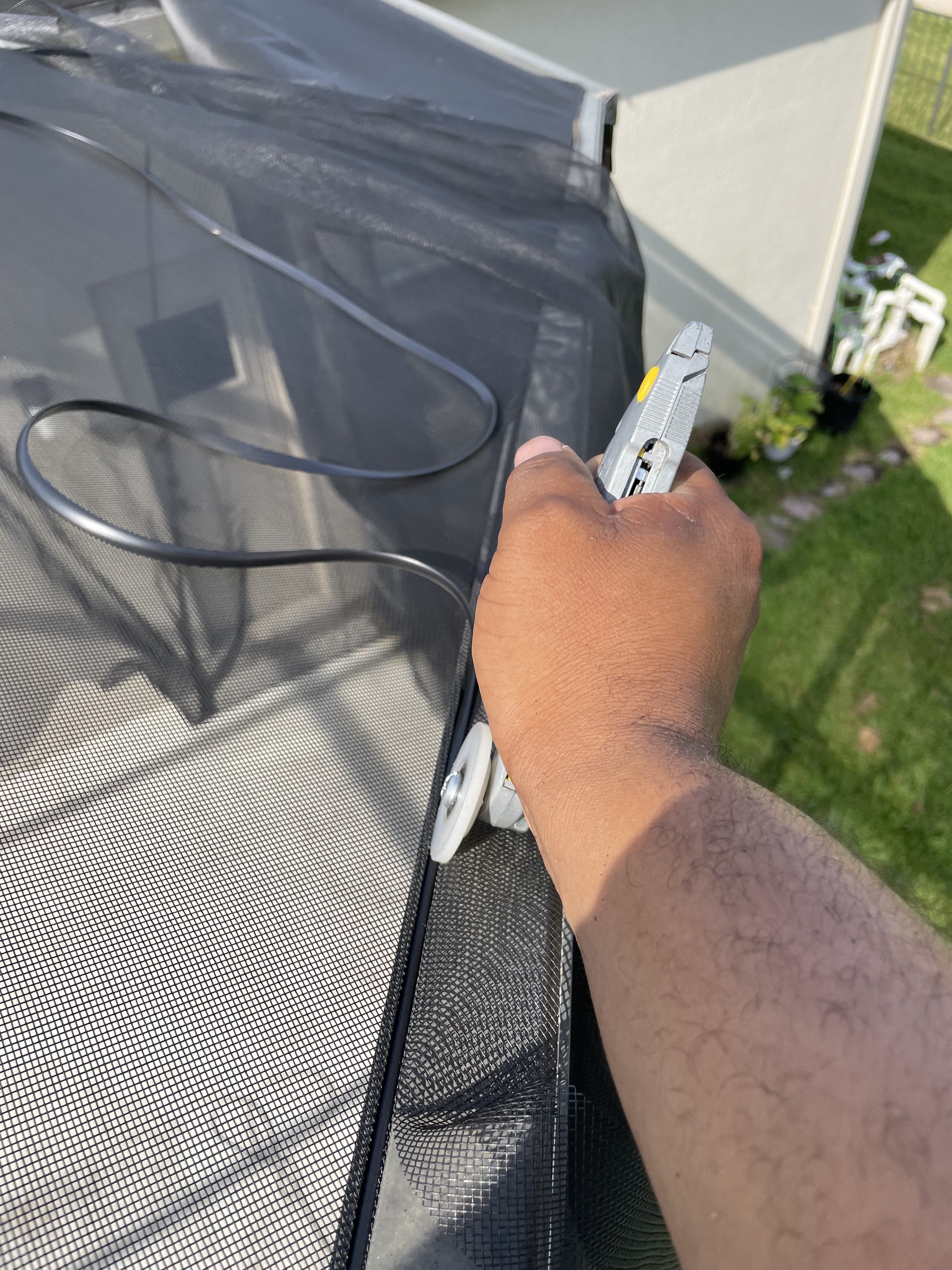 Replacing damaged screen panels with new materials